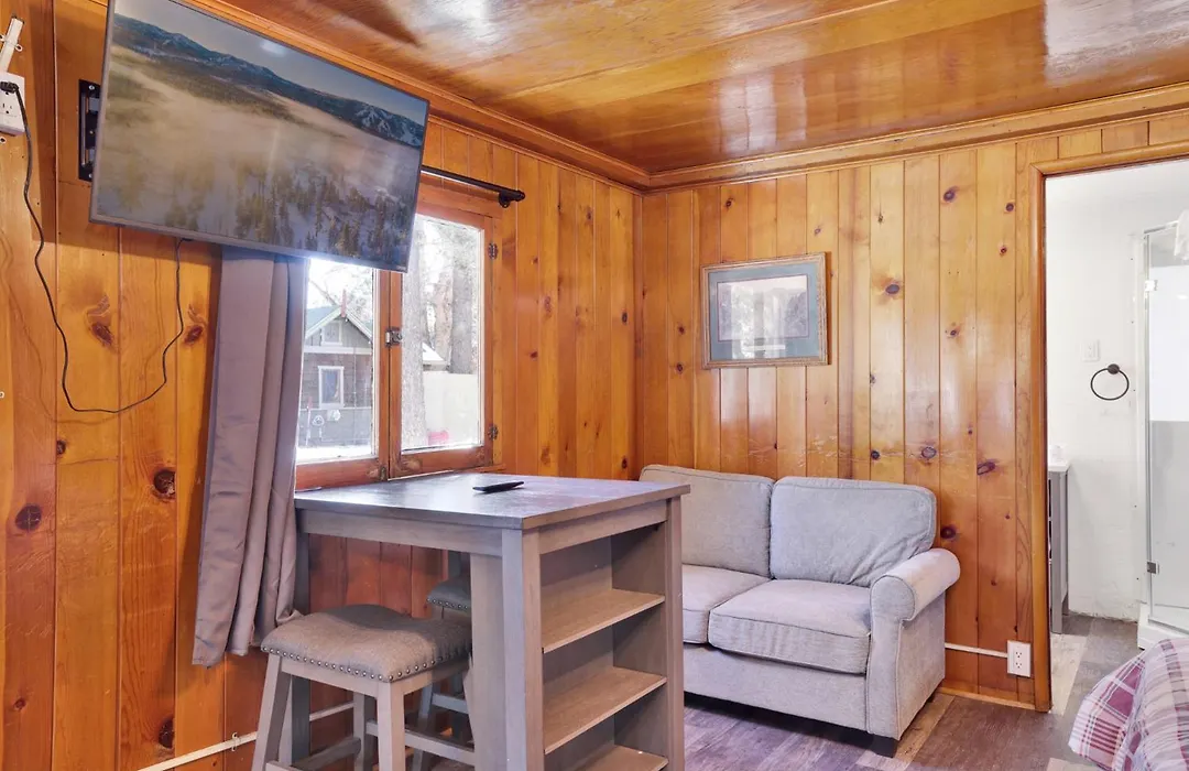 Big Pines Couple Lakeview Studio Cabin By Big Bear Vacations-1