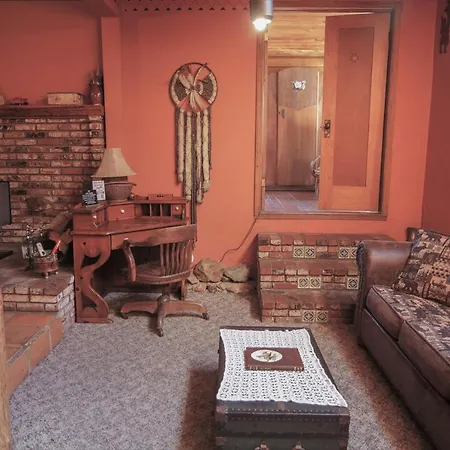 Gold Mountain Manor-3