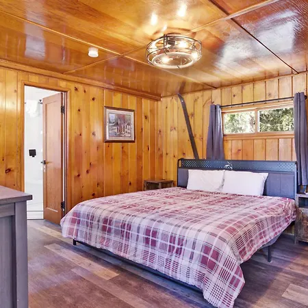 Big Pines Couple Lakeview Studio Cabin By Big Bear Vacations-2