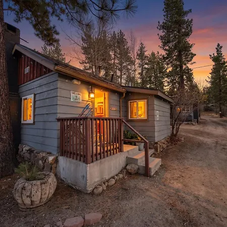 Fox N Bear Cottages Big Bear-3