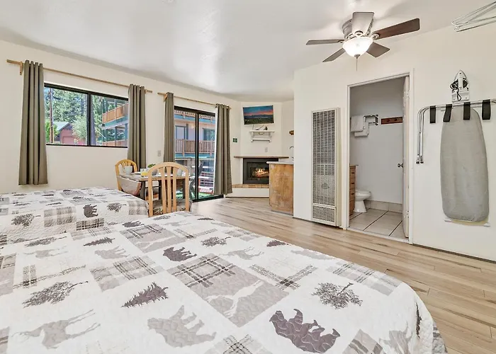 Big Bear Lake Front Lodge